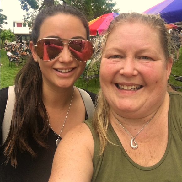 Meet your Posher, Kimberly - Picture 3 of 4